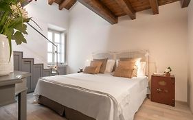 Corlo Holiday Home